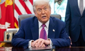 封锁全部领空！特朗普找到出兵借口，数万美军终于要对马杜罗动手了？