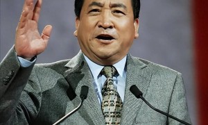 姜昆终于回应，美国豪宅过圣诞真相大白，暴露一个小圈子的恶俗