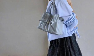 49岁马伊琍近况曝光！皮松肉垮面相大变，一头羊毛卷被吐槽老气