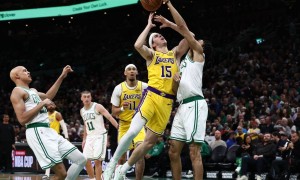 黄绿宿敌之战沦为一边倒 光杆里夫斯遭无眉侠阻击