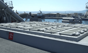 美国海军致命问题：打杂舰凉凉，高档舰青黄不接，伯克级忙成狗