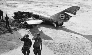 以色列搞偷袭！3小时损失800亿，400架战机被摧毁，500辆坦克成废铁