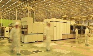 是报复H20没人买吗，美国撤销英特尔、三星等在华生产芯片豁免 120天后生效