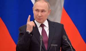 阅兵前一天，特朗普反悔改口，欧洲已考虑对乌派遣部队，普京有必要作出决定