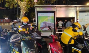 外卖新标准实施两周后，骑手仍在“与时间赛跑”