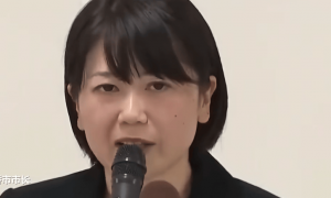 日本43岁女市长与已婚男下属多次开房，辞职后再次当选