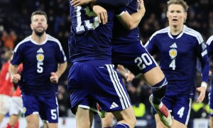 补时绝杀+末轮翻盘！苏格兰99分钟中圈吊射 力压丹麦进世界杯