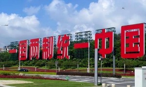 歼-16咬尾台军F-16V，052D强势压制台舰！赖清德还能撑多久？