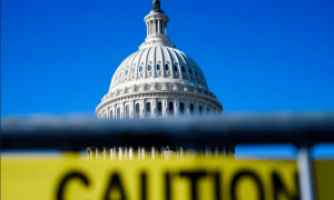 特朗普再出狠招，这次竟想“锁死”谁的命脉？