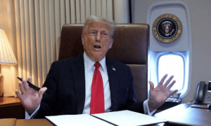 解放军四面围台，驻日美军准备B计划，岛内风向变了，赖清德怕啥来啥