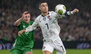 C罗罚单风波：FIFA为流量优待明星球员 梅西亦是受益者