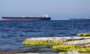 特朗普下达封锁令，委内瑞拉立法重罚 “支持封锁者”，最高判20年！敢帮美国就重判