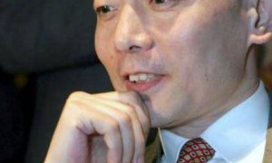 冯小刚没想到，闫学晶哭穷风波持续发酵后，葛优因一句话口碑暴增