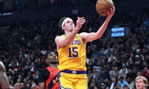 曝湖人今夏将给里夫斯巨额合同 或签5年2.4亿