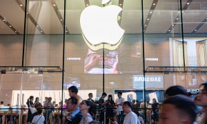 苹果被曝首款折叠iPhone出货量或达千万台，2028年将发布折叠iPad