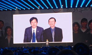 55岁再创业！“榜一大哥”陈年竟能让雷军做免费「代言人」？