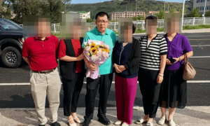 “内蒙古警察枪击案”当事人今日刑满释放，此前重审从无期改判四年