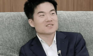 董宇辉直播间亿元沙发陷“代工”质疑，顾家家居回应