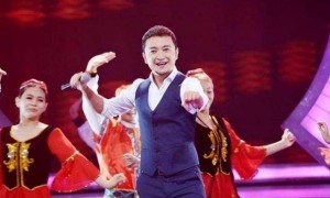 离过年不到两月，42岁尼格买提高调官宣喜讯，前妻帕夏古丽后悔吗